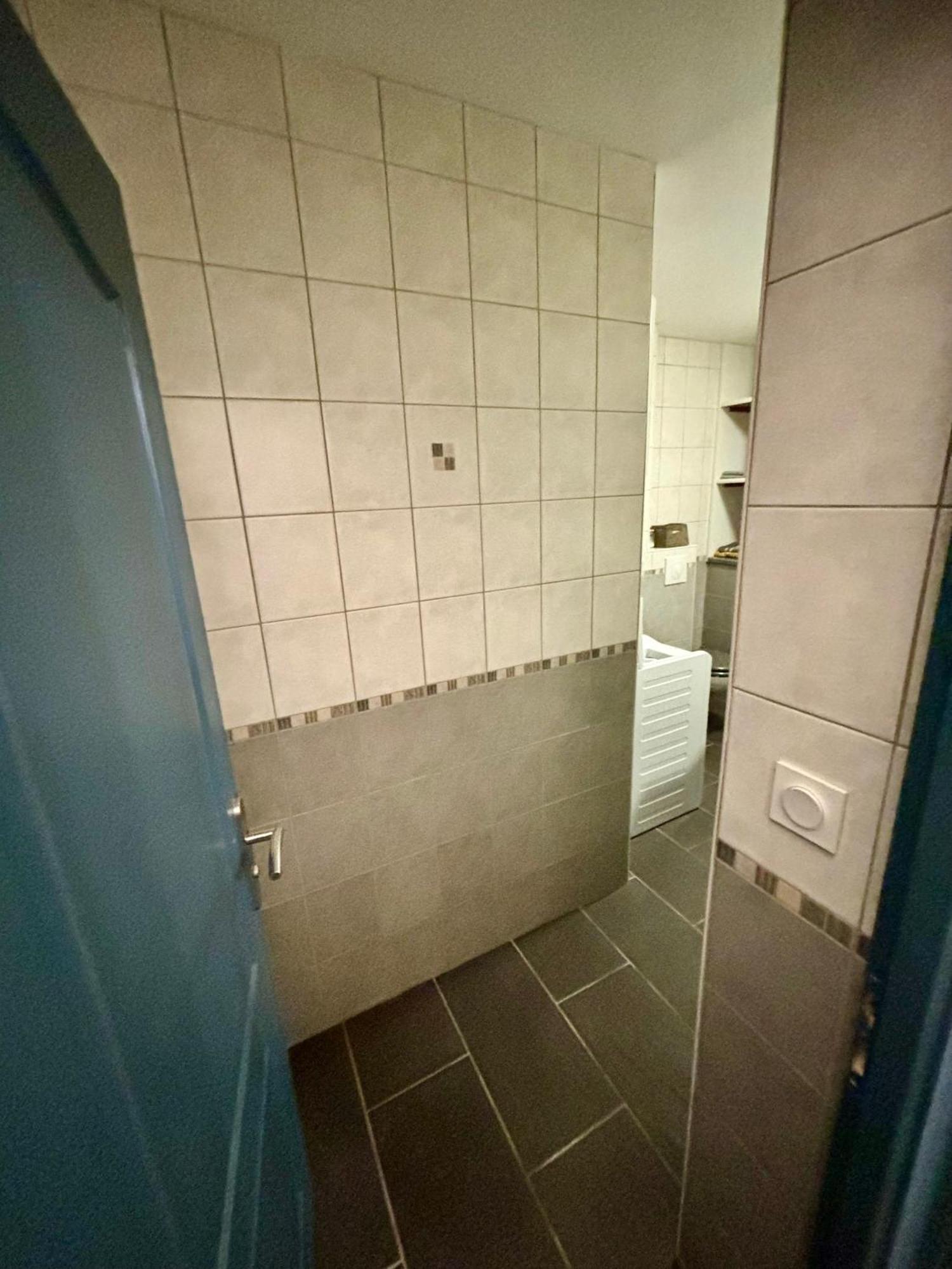 studio - baignoire - prêt de vtt - lave linge Le Puy-en-Velay Exterior foto